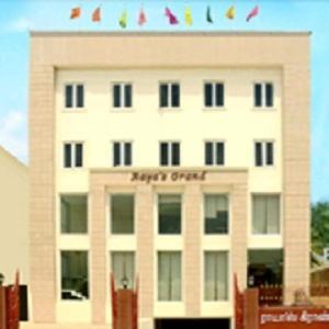 Raya's Grand Hotel Kumbakonam Bagian luar foto