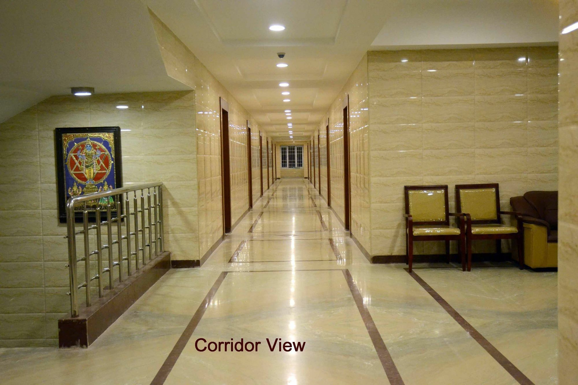 Raya's Grand Hotel Kumbakonam Bagian luar foto